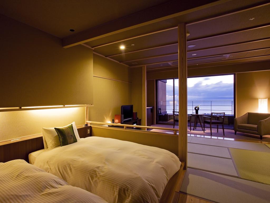 Amahara Hotel Sumoto Екстериор снимка