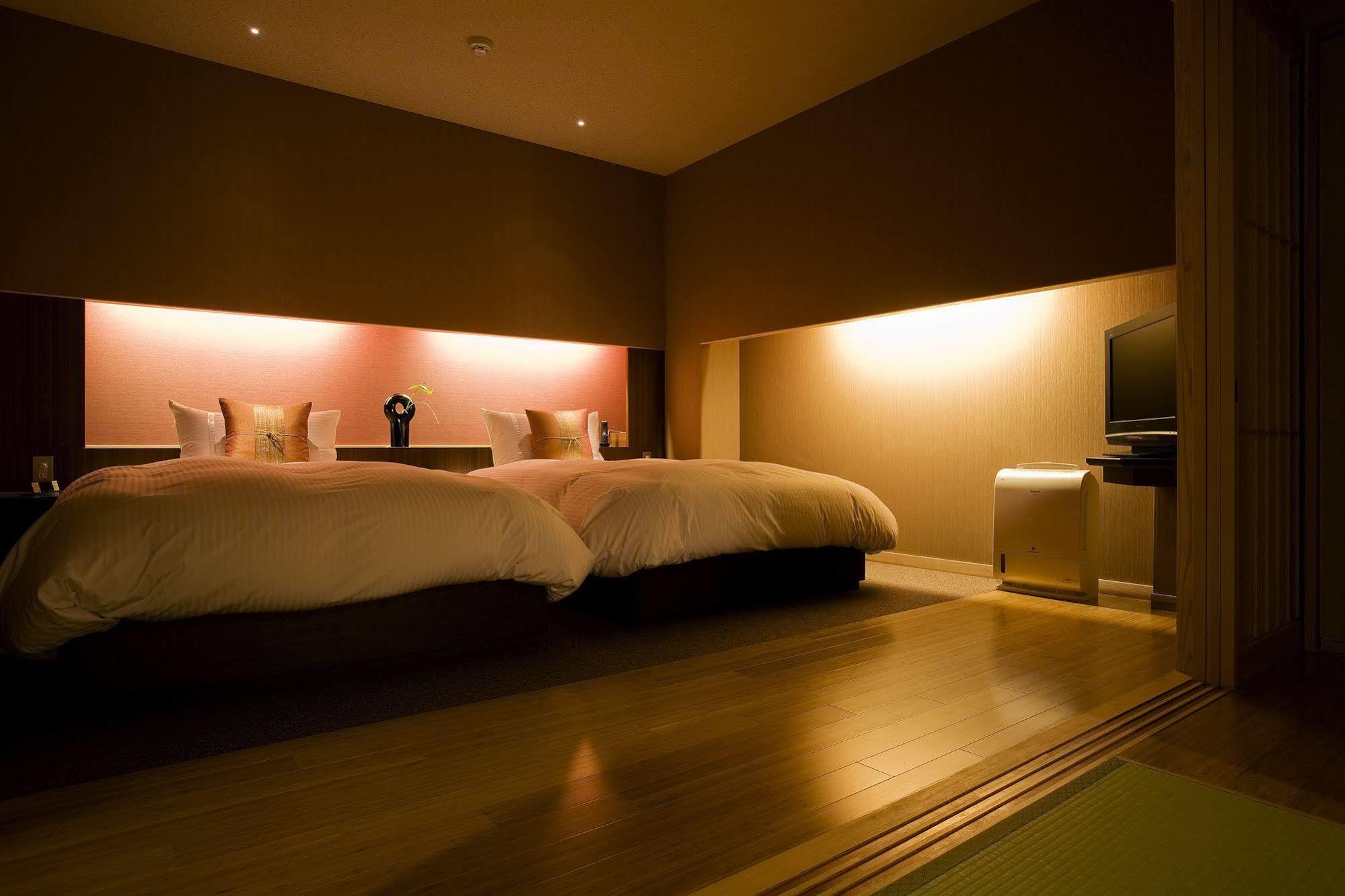 Amahara Hotel Sumoto Екстериор снимка