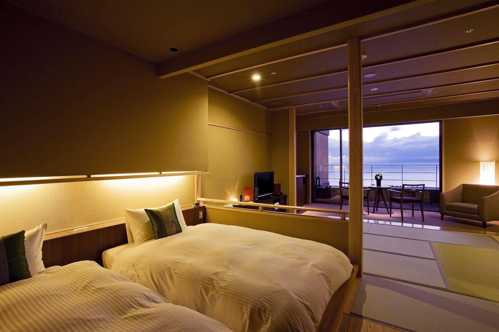 Amahara Hotel Sumoto Екстериор снимка